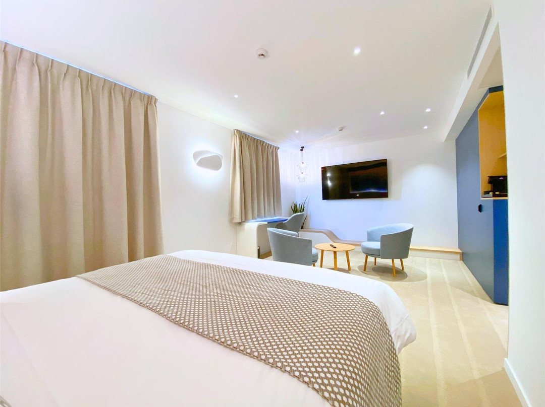 Javené酒店住宿-Brit Hotel Piscine & Spa - Fougères