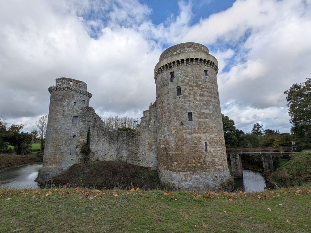 Chateau de la Hunaudaye-Pledeliac必去景点