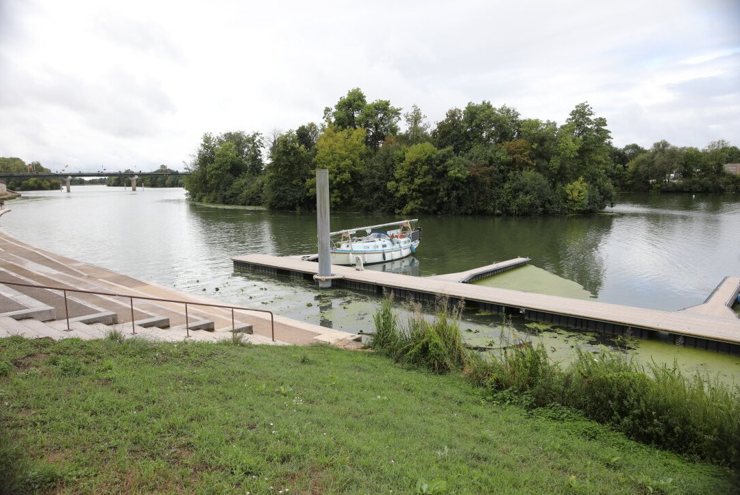 Port de plaisance-Seurre必去景点