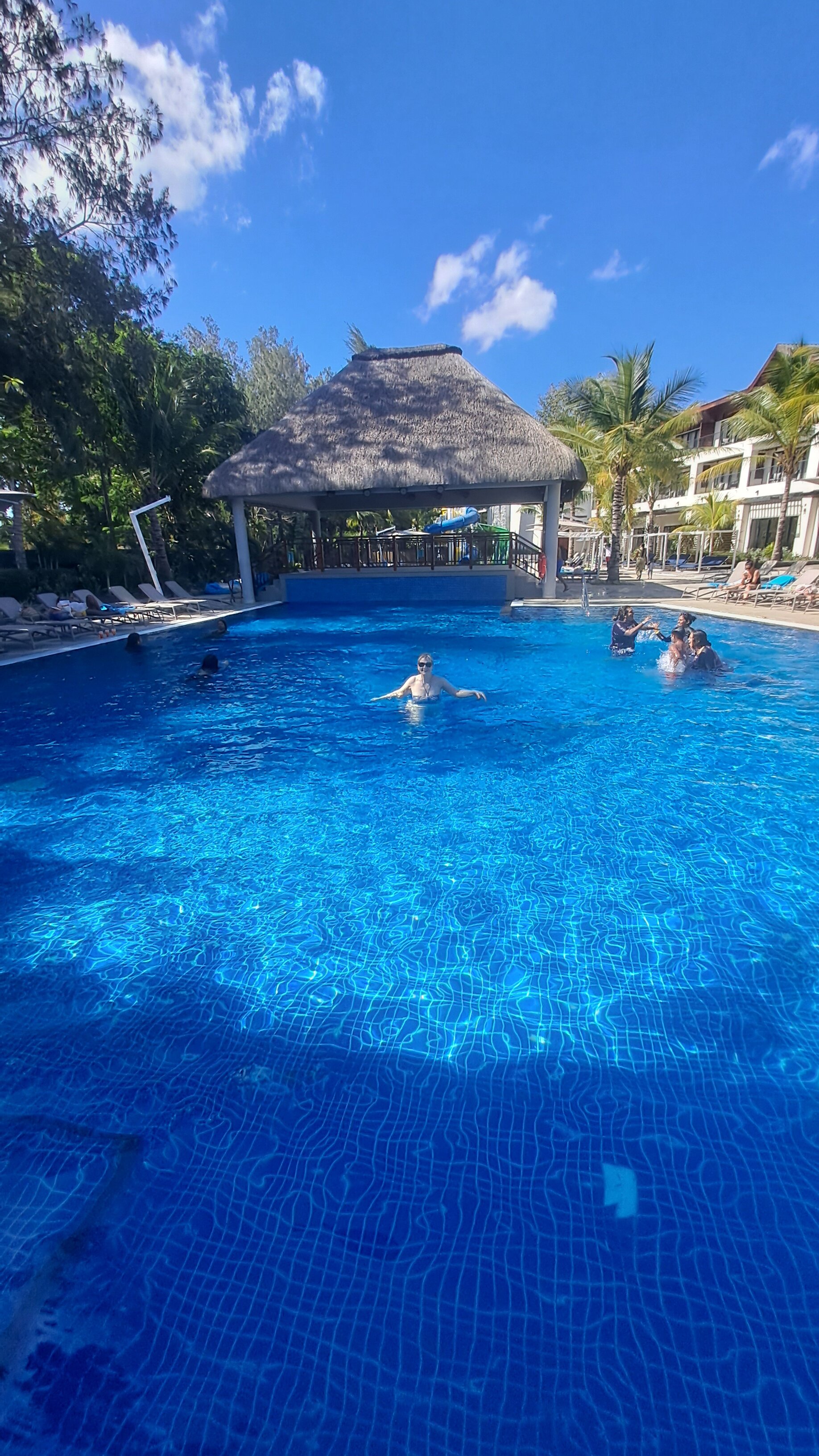 Ocean's Creek Beach Hotel-泳池