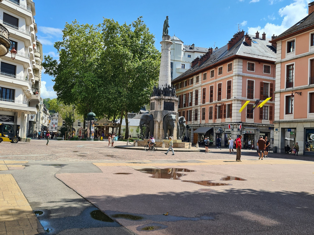 La Fontaine des Elephants (Fountain of Elephants)-尚贝里必去景点