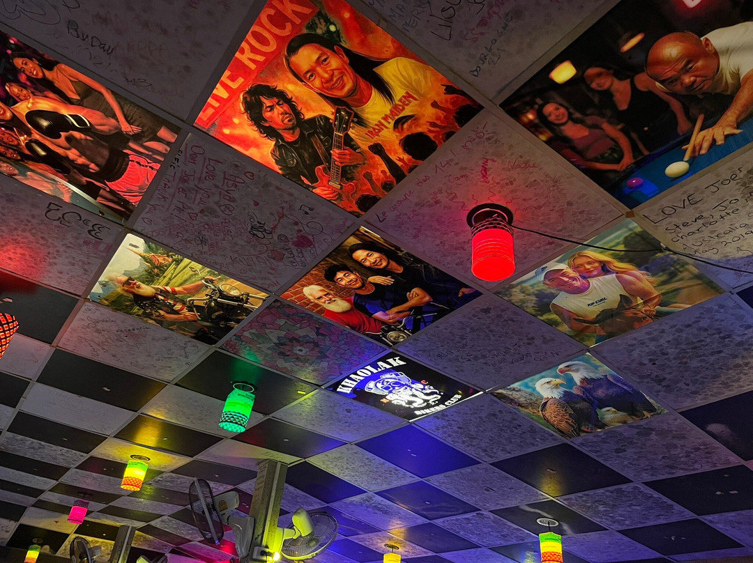 B52 Joe's Bar Bangsak-Bang Muang必去景点