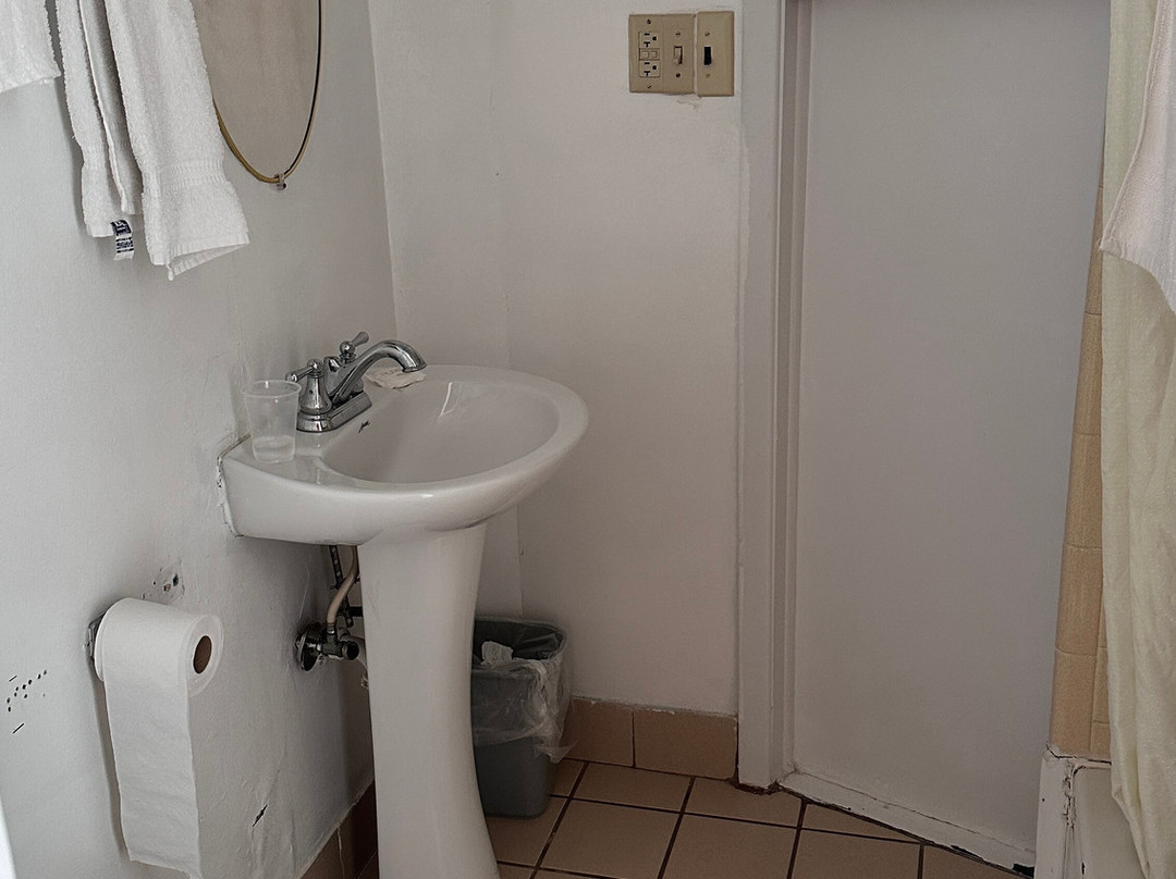 Lloyd's On The River Country Inn By Oyo主图