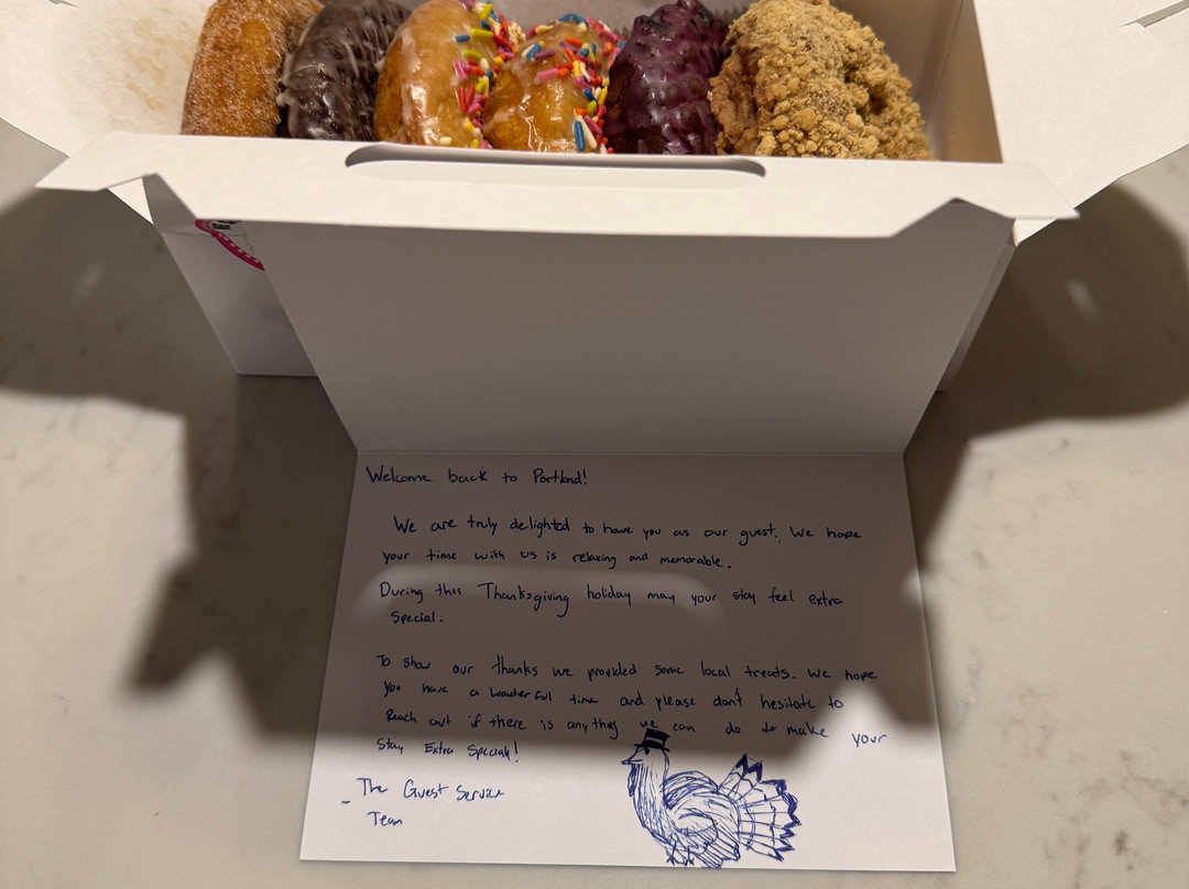 The Docent's Collection主图