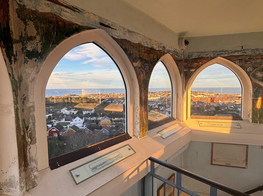 Varden Utsiktspunkt-克里斯蒂安松必去景点