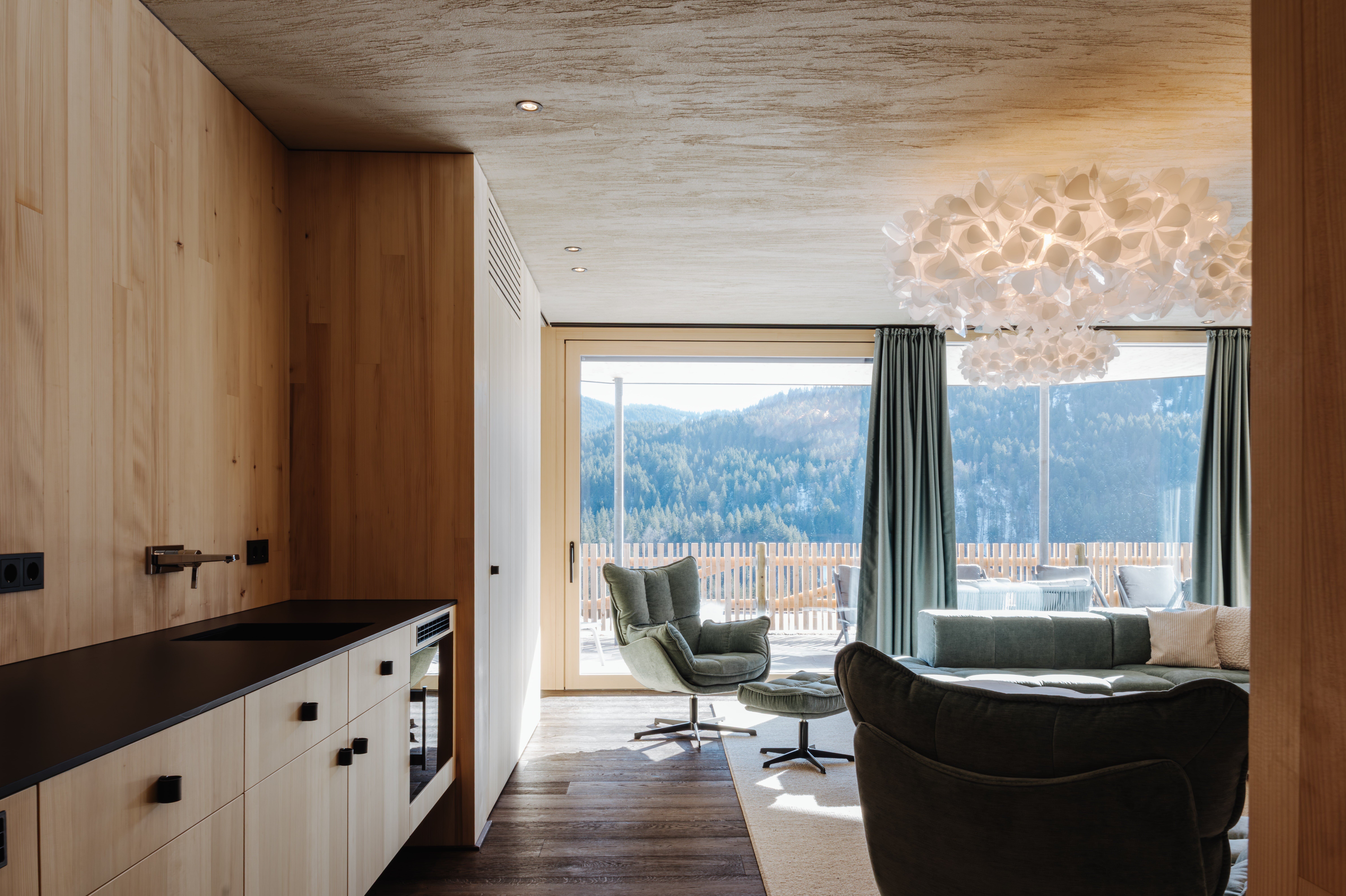 Torghele's Wald + Fluh-客卧