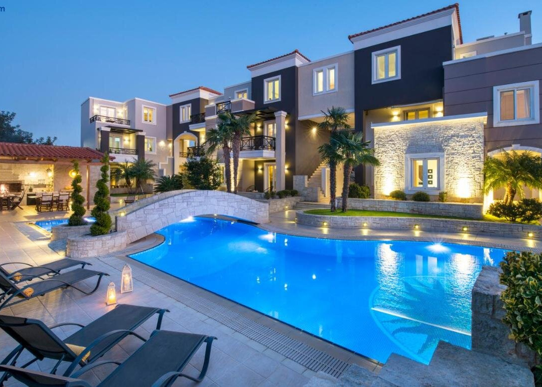 Artdeco Luxury Suites