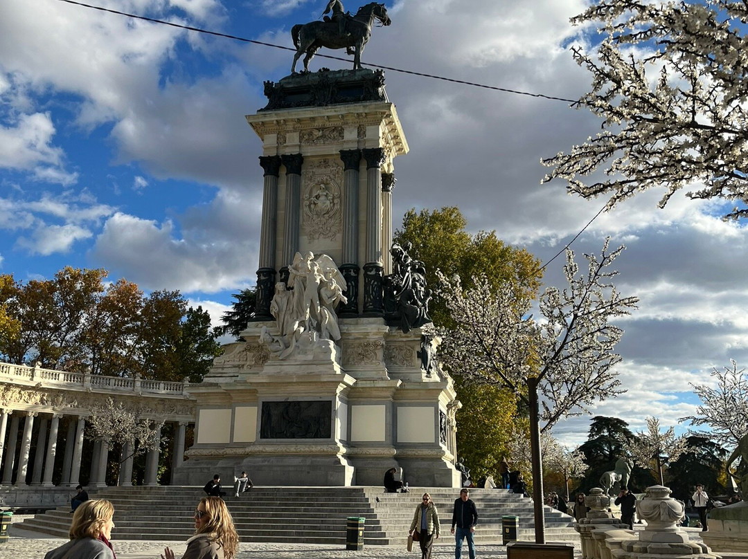 阿方索十二世国王纪念碑-马德里必去景点