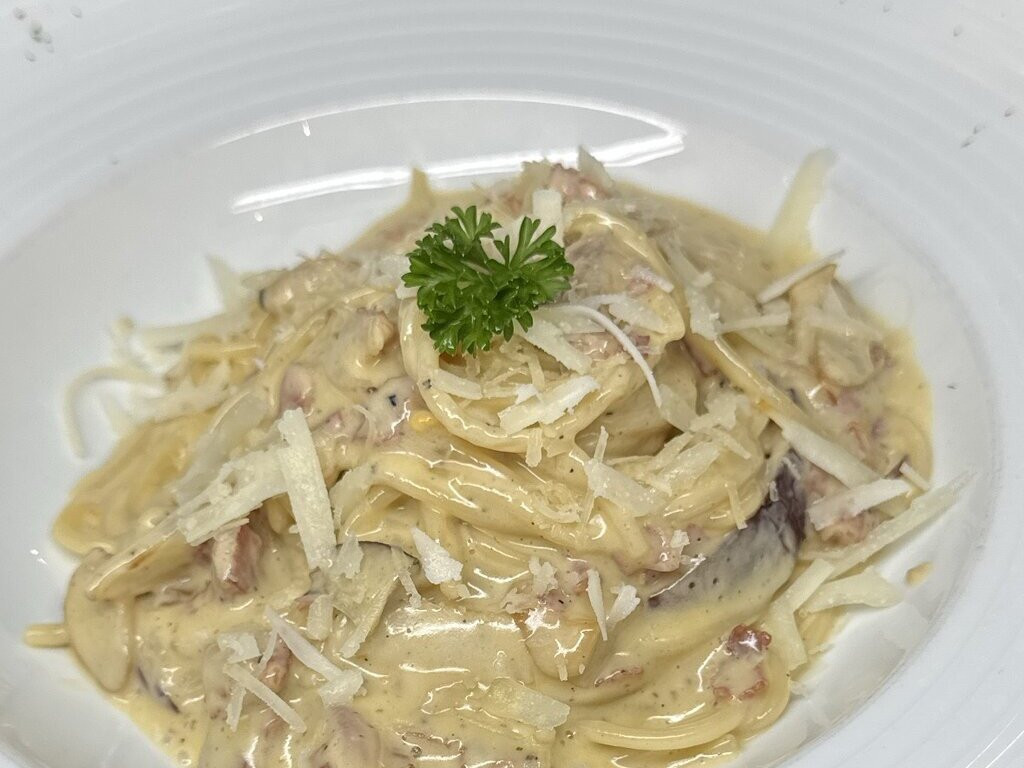 Cardi Pizzeria Bạch Đằng