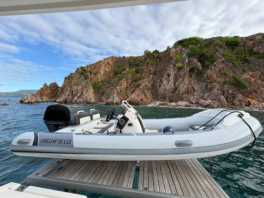 Voyage Charters-托土拉必去景点