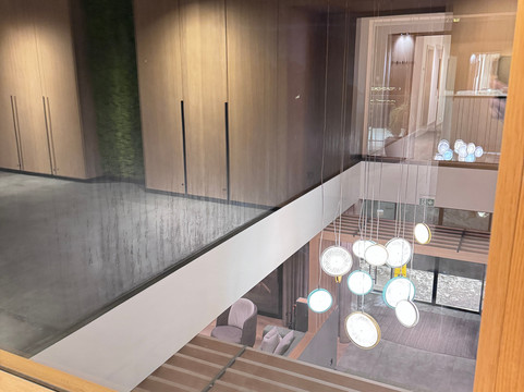 朗维斯享乐旅馆主图