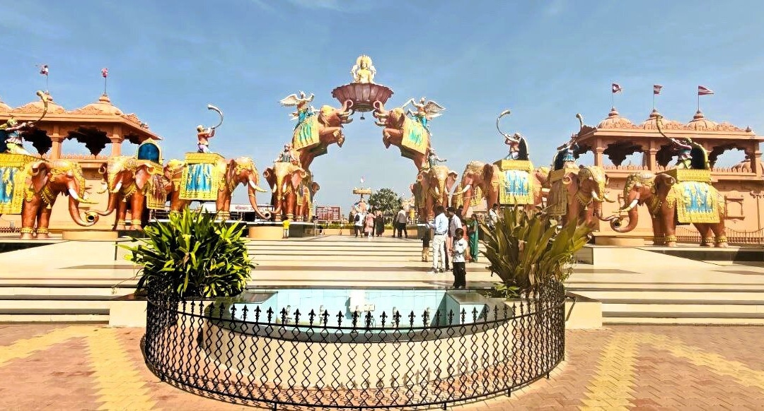 Nilkanth Dham Swaminarayan Temple-Poicha必去景点