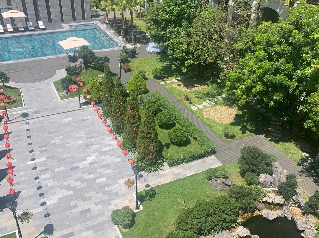 森纳顺化酒店主图