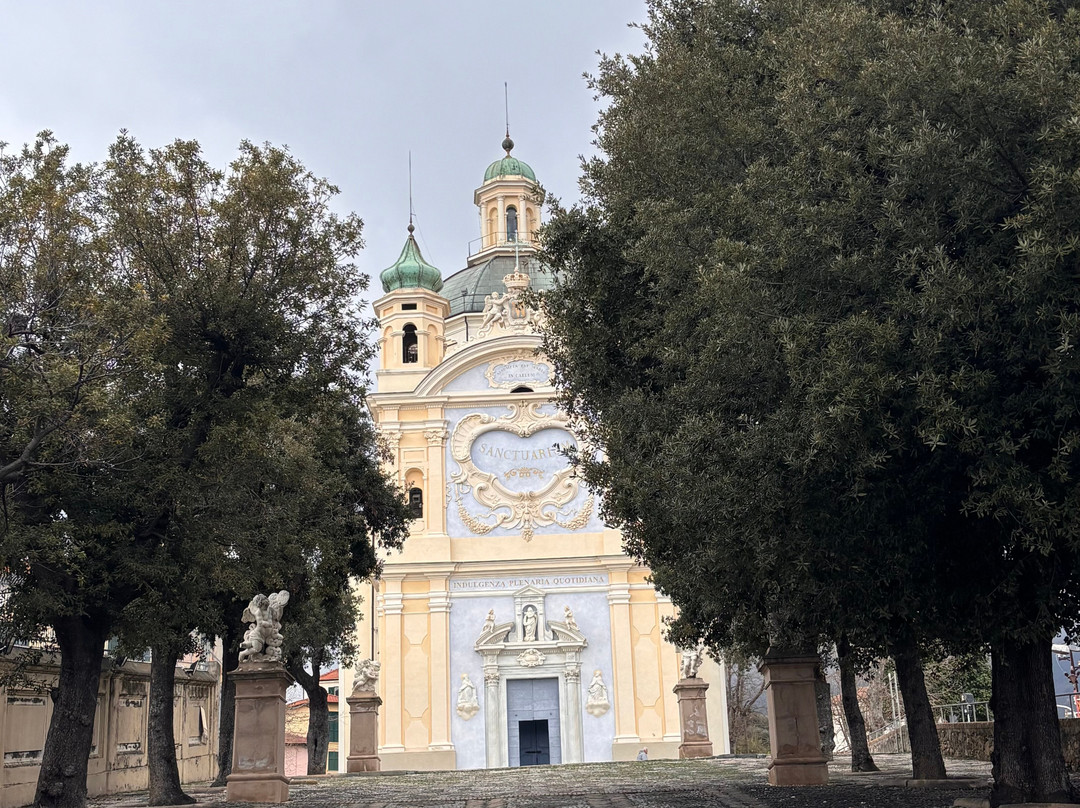 Santuario Madonna Della Costa-圣雷莫必去景点