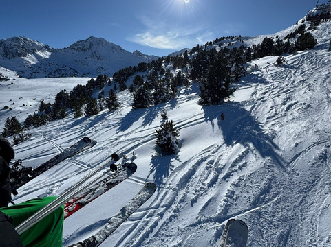 格兰德瓦利拉滑雪场-莱斯埃斯卡迪斯必去景点