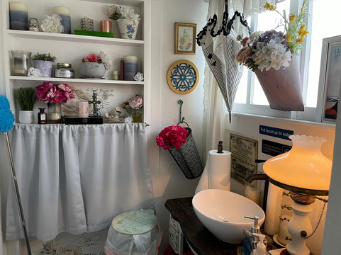 The Lazy Maid Crêperie主图