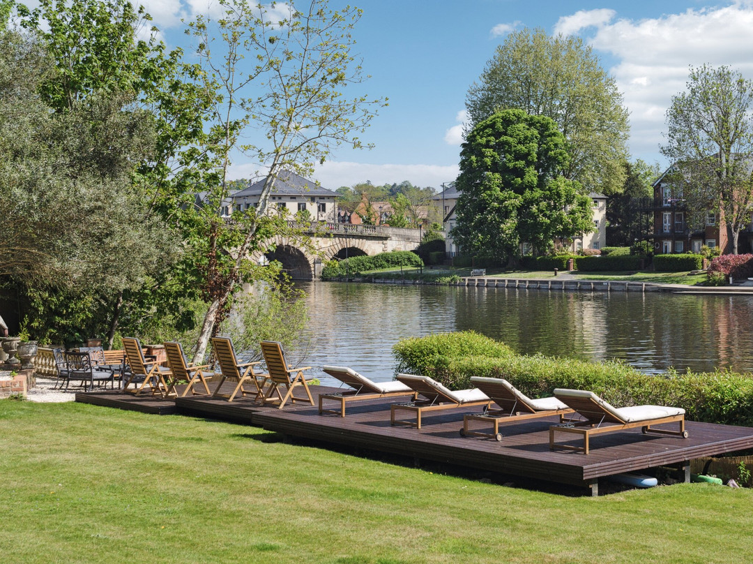 河流艺术俱乐部酒店主图