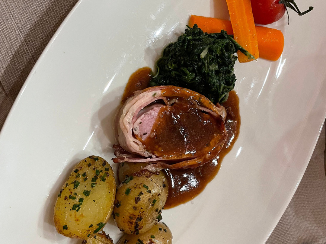 阿斯托里亚酒店主图