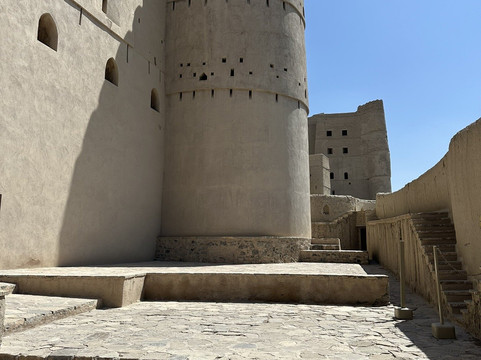 巴赫拉堡-尼日瓦必去景点