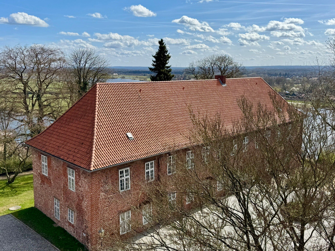 Schloss und Schlossturm-Lauenburg an der Elbe必去景点