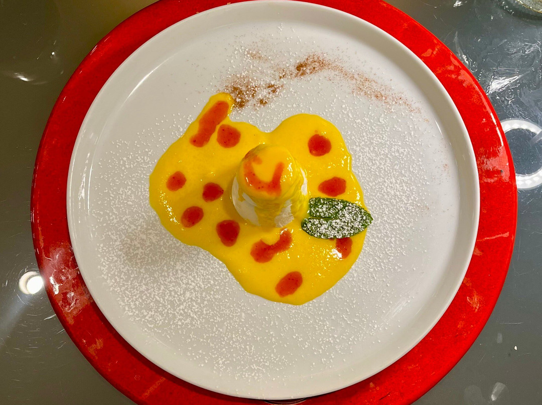 阿尔玛酒店主图