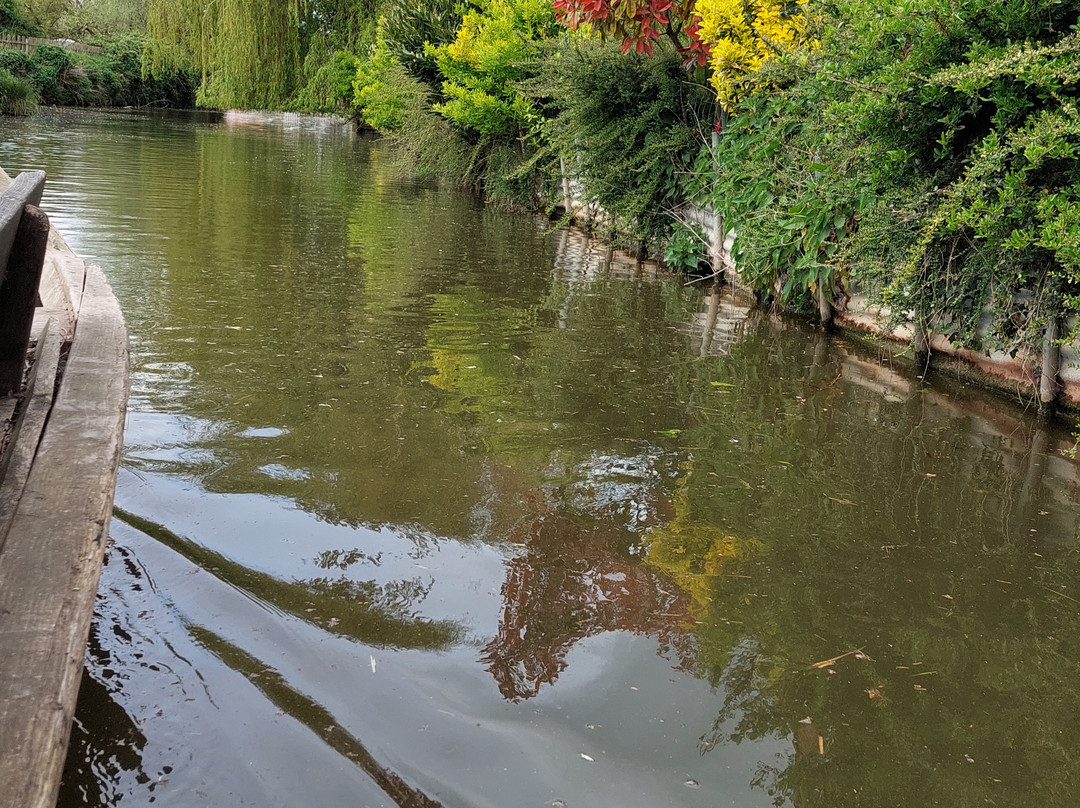 Les Faiseurs de Bateaux-圣奥梅尔必去景点
