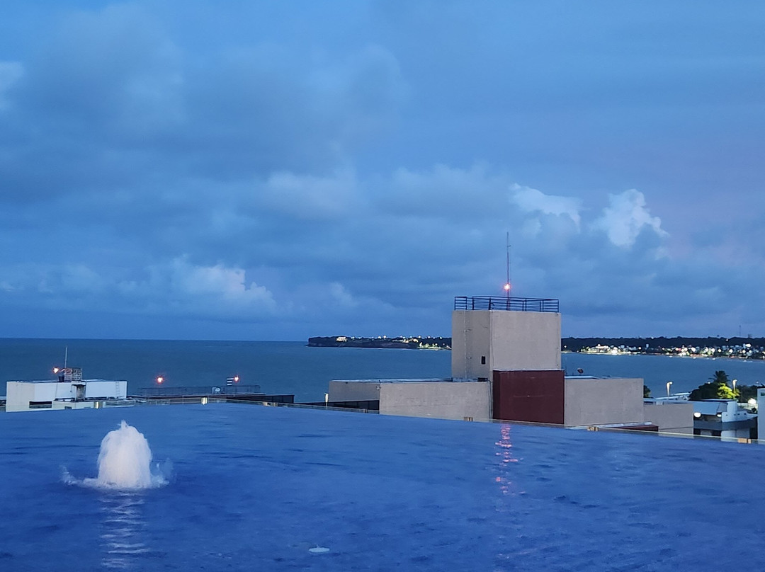 若昂佩索阿凯艺全套房酒店主图