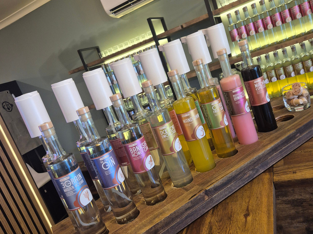 Creative Spirits Distillery - Glenrowan