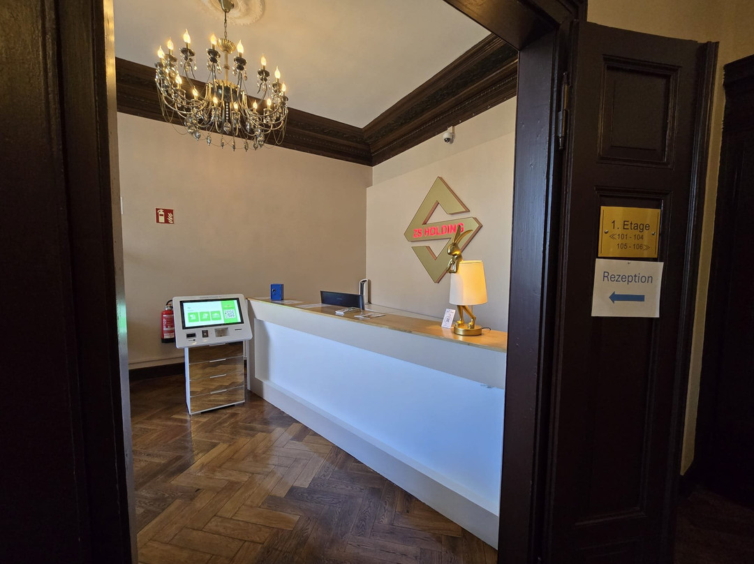 Promenaden Hotel