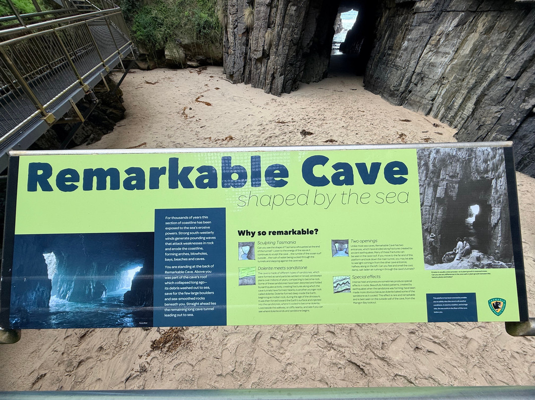 Remarkable Cave-亚瑟港必去景点