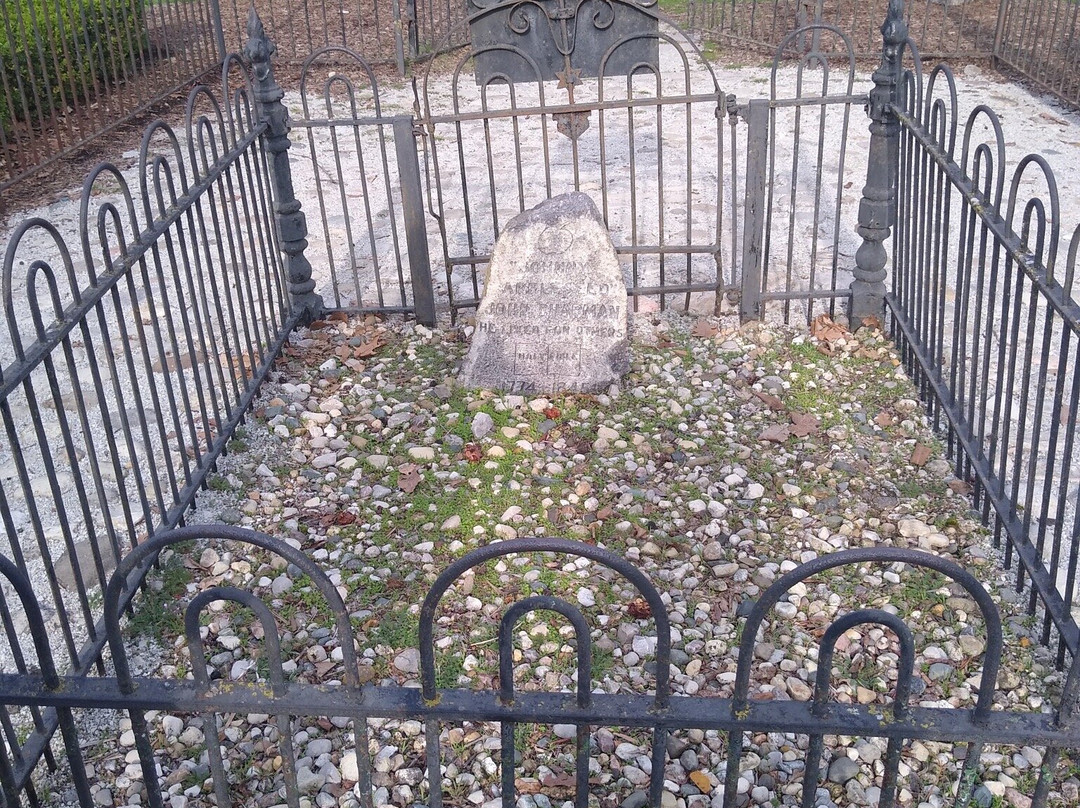 Johnny Appleseed Memorial Park-韦恩堡必去景点