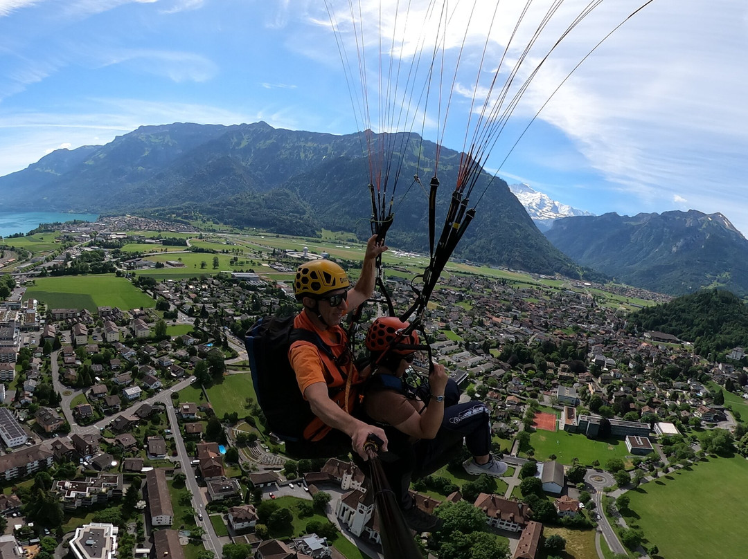 Twin Paragliding-马滕必去景点
