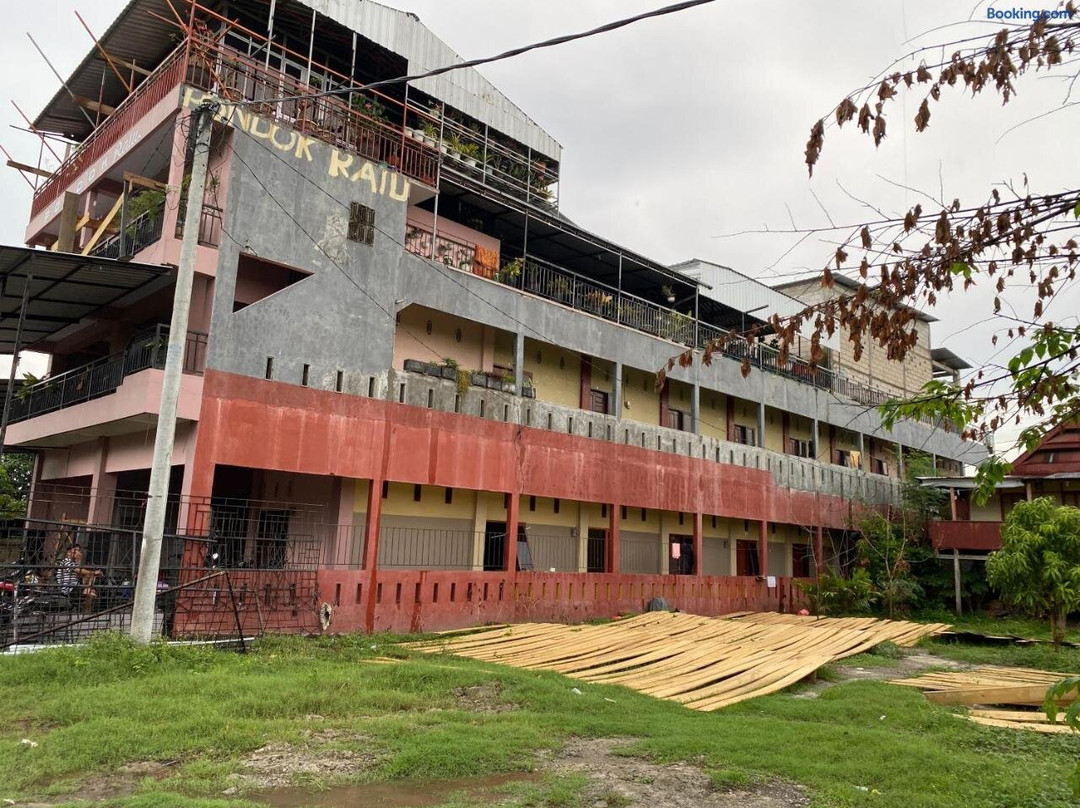 OYO 93414 Wisma Ratu Syariah Near SMP Negeri 2 Watang Pulu