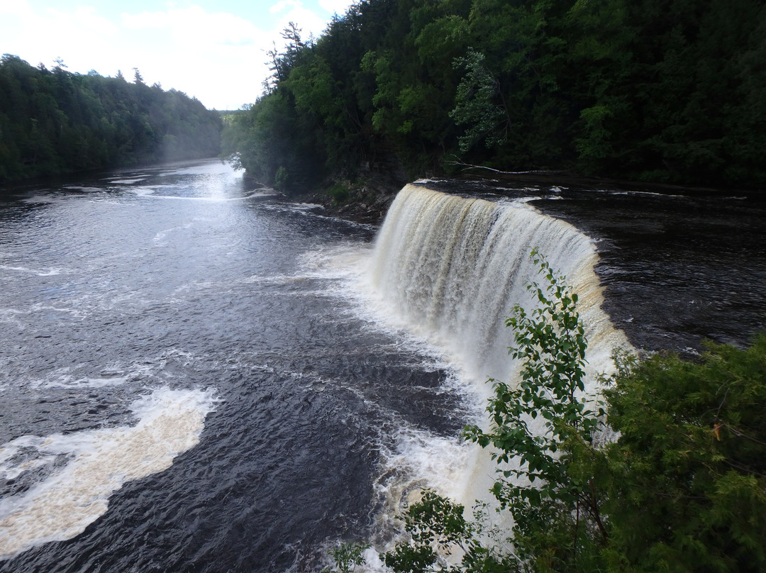 Tahquamenon Falls State Park-Paradise必去景点