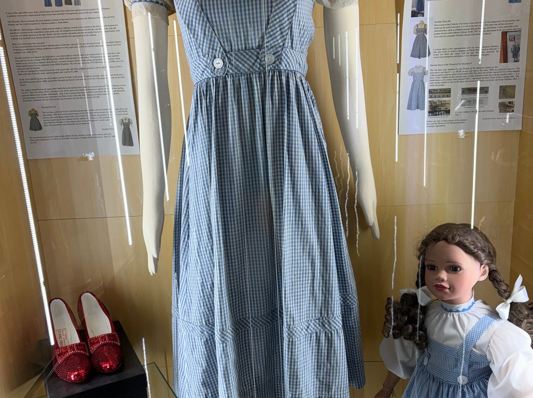 The Wizard Of Oz Museum And Van Gogh-可可海滩必去景点