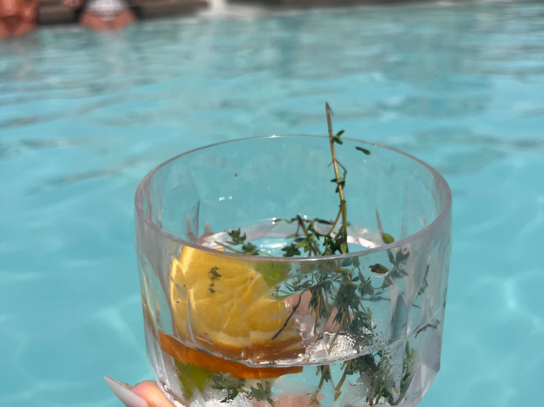 Flo Skypool-圣朱利安斯必去景点