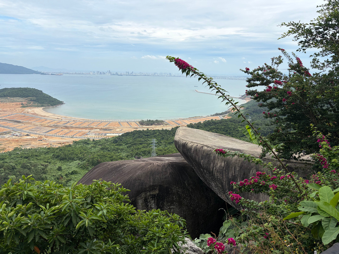 Hai Van Pass Riders-顺化必去景点