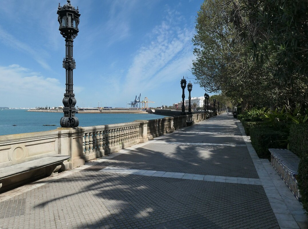 Alameda Apodaca-加的斯市必去景点