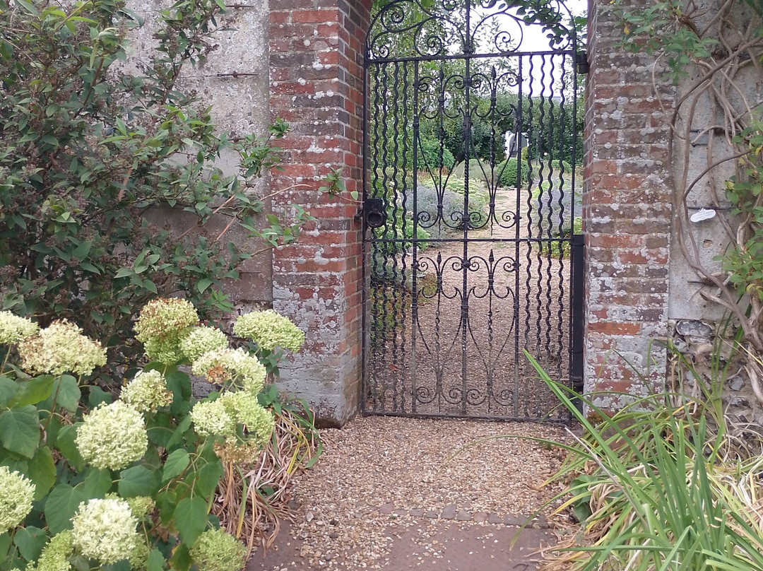 Houghton Lodge Gardens-Houghton必去景点