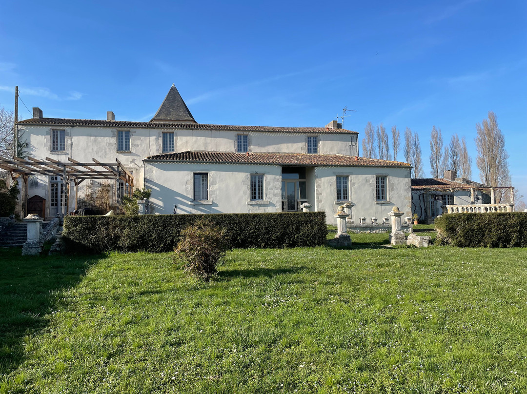 Château de Feusse-Saint-Just-Luzac必去景点