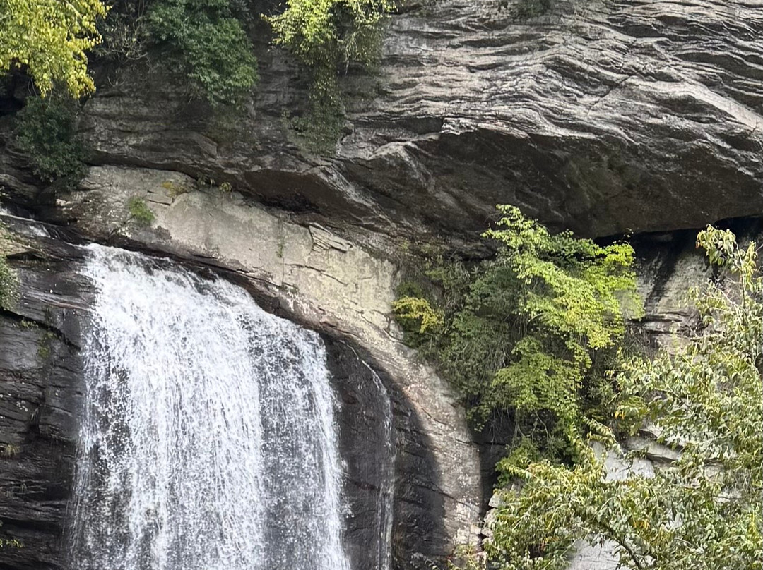 Looking Glass Falls-Pisgah Forest必去景点