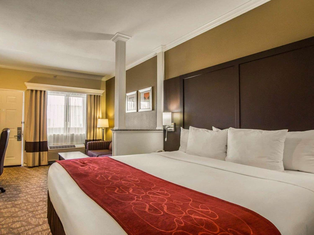 Comfort Inn & Suites Huntington Beach