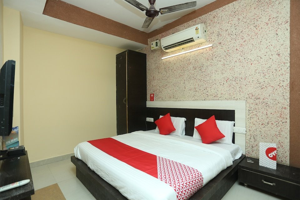 OYO 7297 Hotel Grand Inn