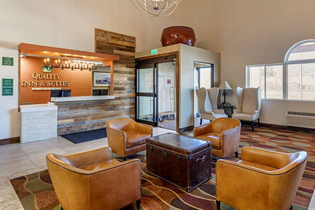 品质酒店及套房 斯廷博特斯普林斯主图