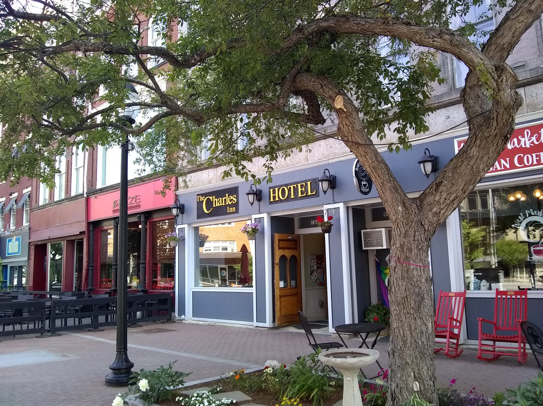 查尔斯旅馆