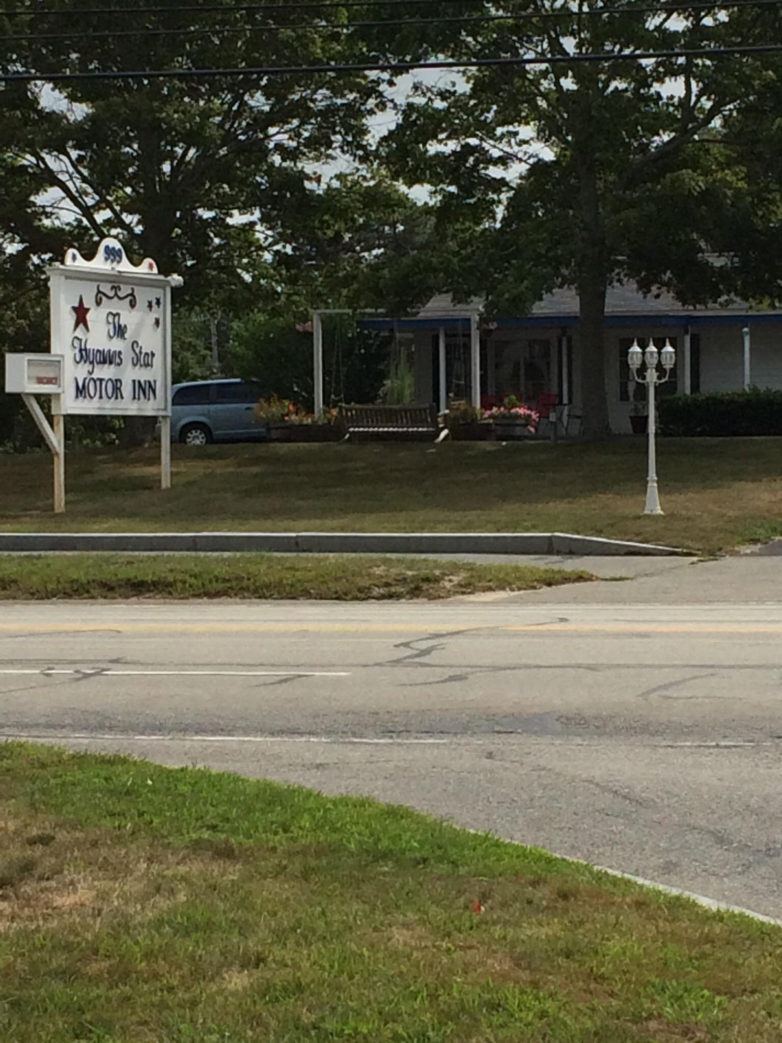 The Hyannis Star Motor Inn-浴室