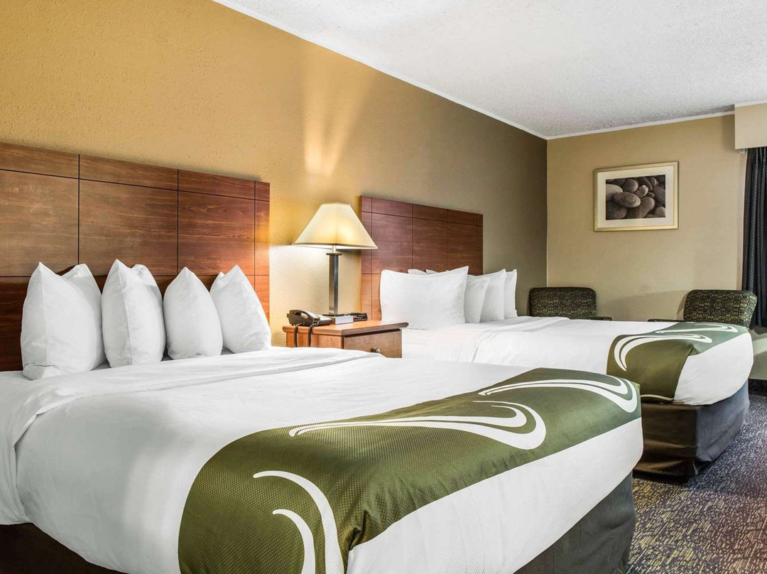 Quality Inn Austintown-Youngstown West主图