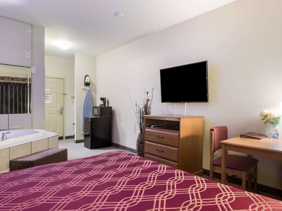 Econo Lodge Inn & Suites主图