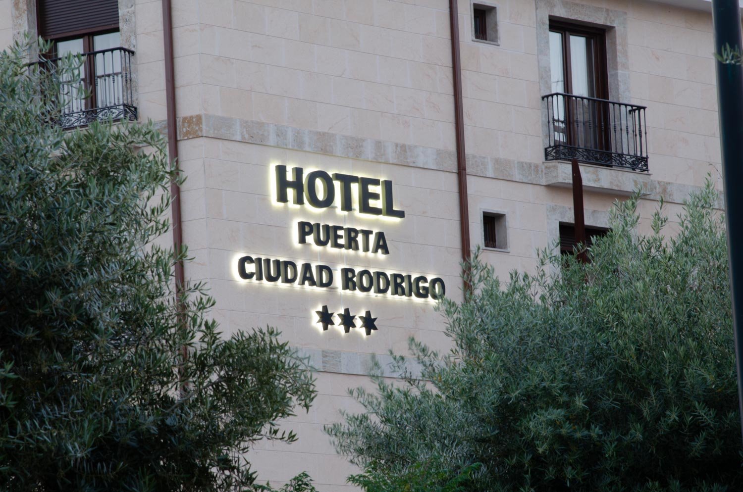Hotel Puerta Ciudad Rodrigo-官方