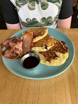 BEANd Eatery, Coffee roastery & fudge store-圣雷莫必去景点